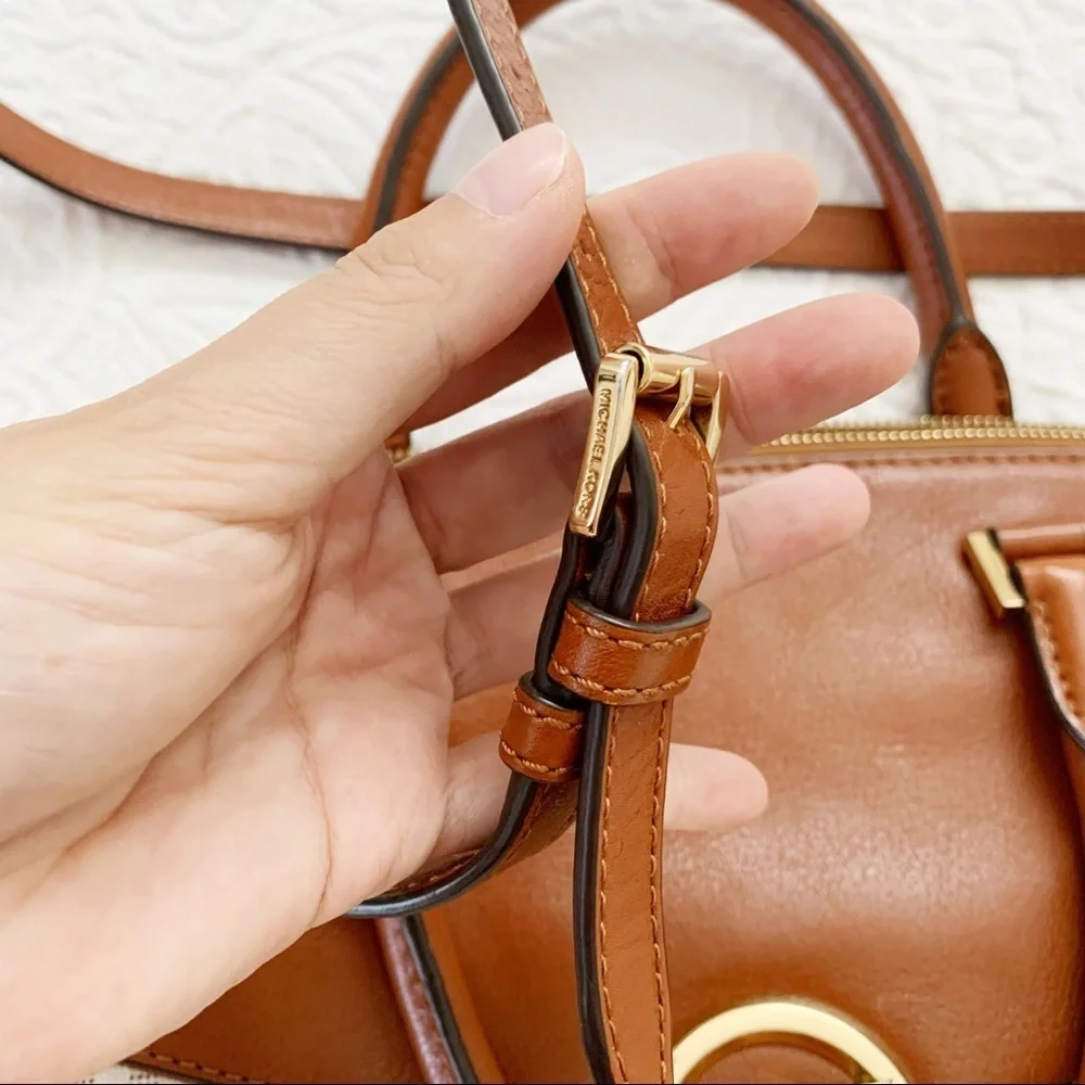 Michael Kors Hudson Satchel, Signature Logo Vanilla /‎ Acorn